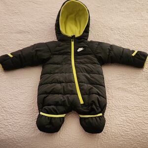 Nike Kids Black and Neon Yellow Hooded Footie